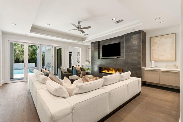 3703 Wroxton Road, West University Place, TX 77005