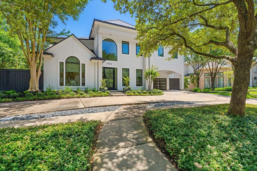 3703 Wroxton Road, West University Place, TX 77005