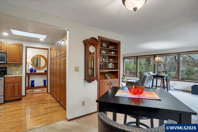 989 SW Hunter St, Dallas, OR 97338