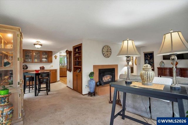 989 SW Hunter St, Dallas, OR 97338