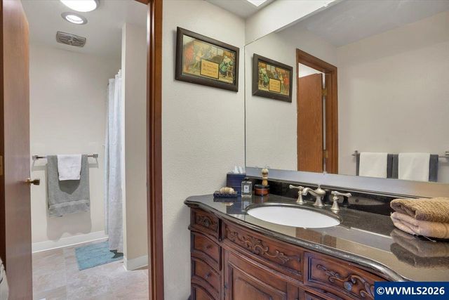 989 SW Hunter St, Dallas, OR 97338