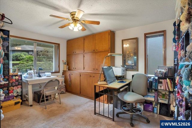 989 SW Hunter St, Dallas, OR 97338