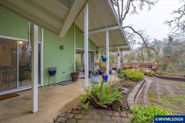 989 SW Hunter St, Dallas, OR 97338