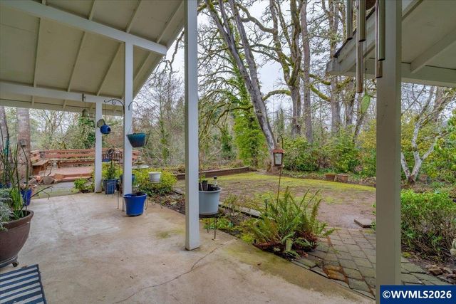 989 SW Hunter St, Dallas, OR 97338