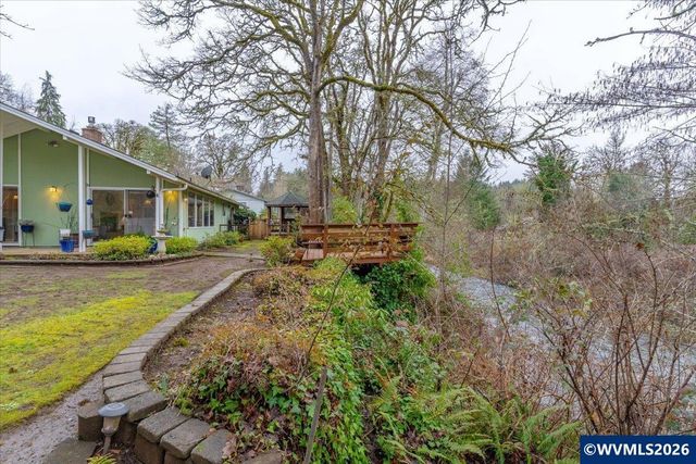 989 SW Hunter St, Dallas, OR 97338