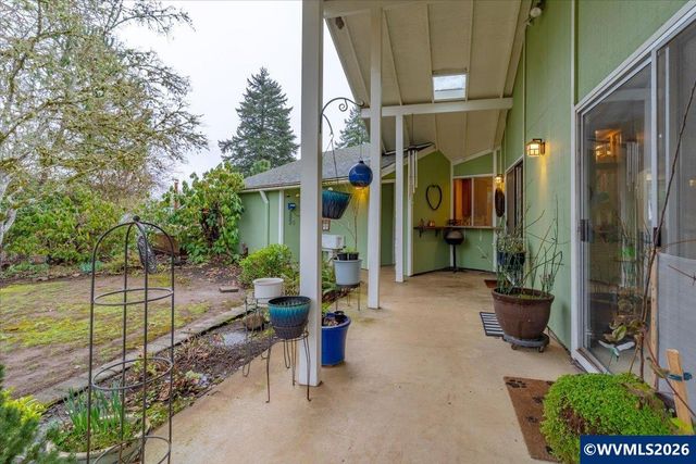 989 SW Hunter St, Dallas, OR 97338