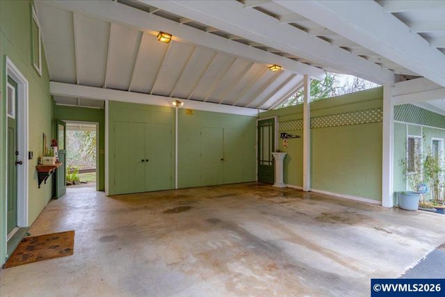 989 SW Hunter St, Dallas, OR 97338