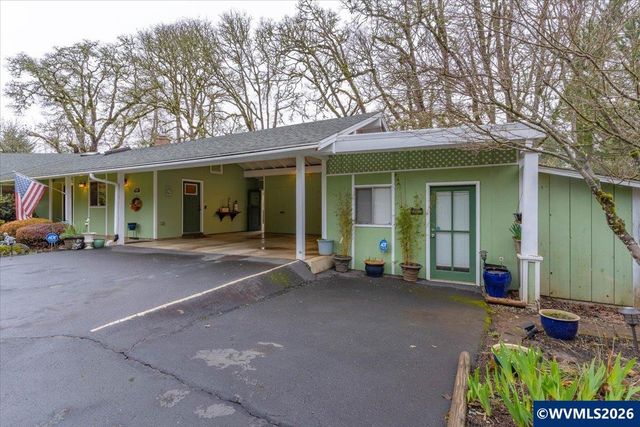 989 SW Hunter St, Dallas, OR 97338