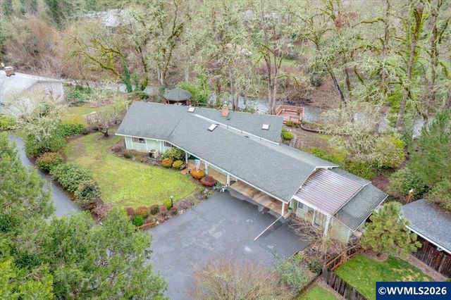 989 SW Hunter St, Dallas, OR 97338