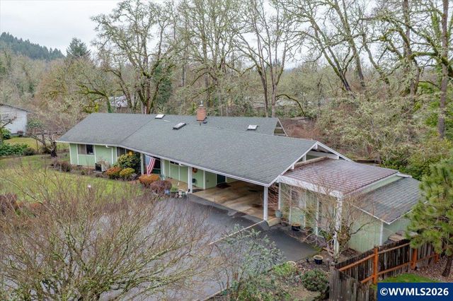 989 SW Hunter St, Dallas, OR 97338