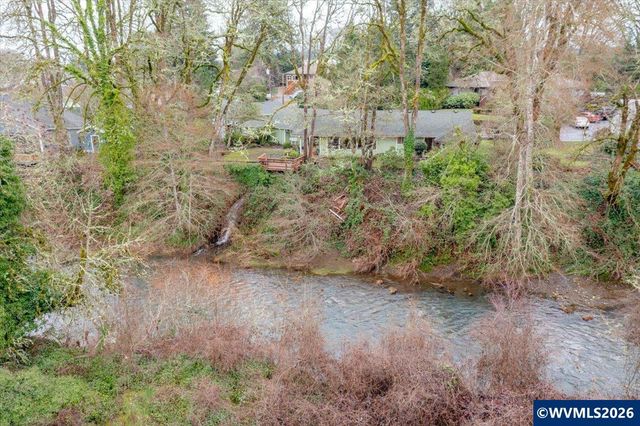 989 SW Hunter St, Dallas, OR 97338