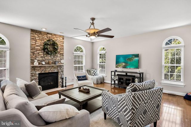 396 E 3RD ST, Moorestown, NJ 08057