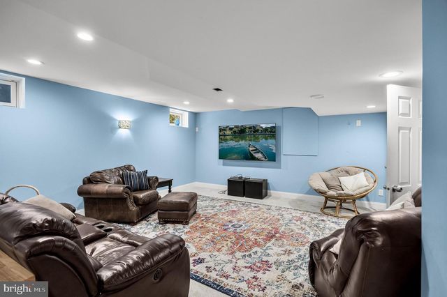 396 E 3RD ST, Moorestown, NJ 08057