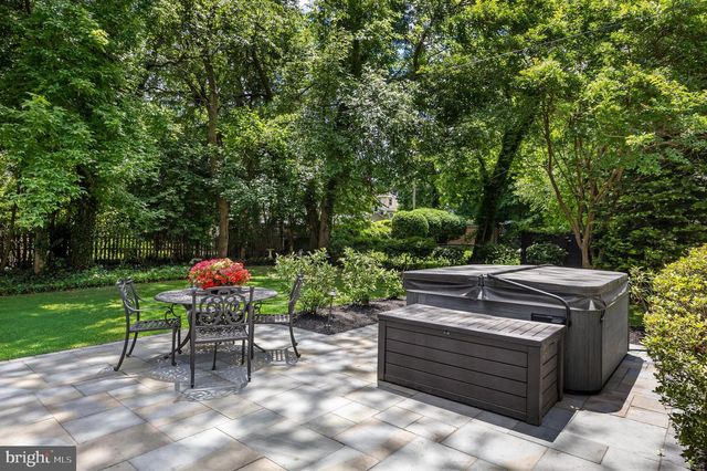 396 E 3RD ST, Moorestown, NJ 08057