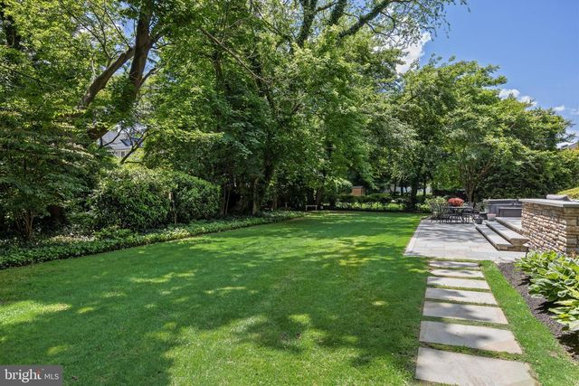 396 E 3RD ST, Moorestown, NJ 08057
