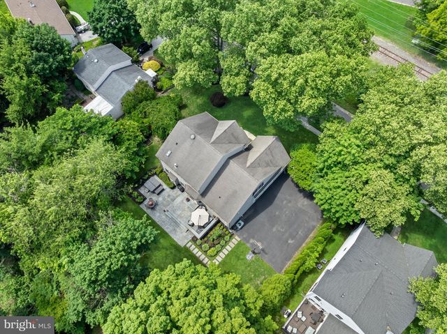 396 E 3RD ST, Moorestown, NJ 08057