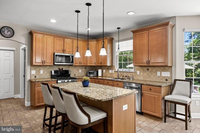 396 E 3RD ST, Moorestown, NJ 08057