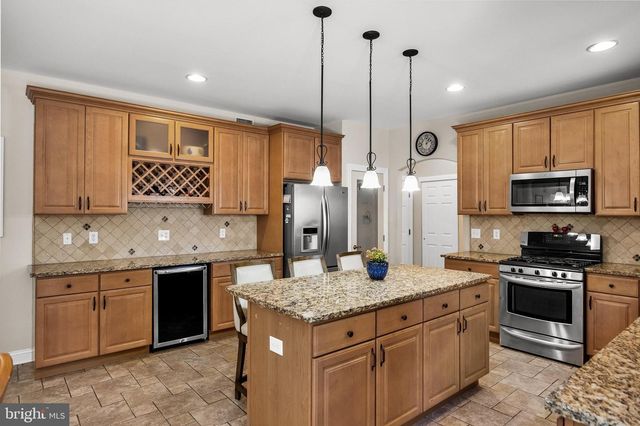 396 E 3RD ST, Moorestown, NJ 08057