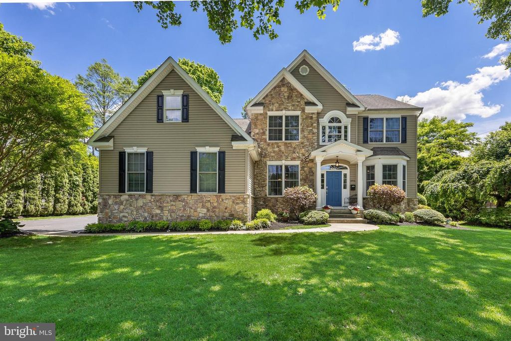 396 E 3RD ST, Moorestown, NJ 08057