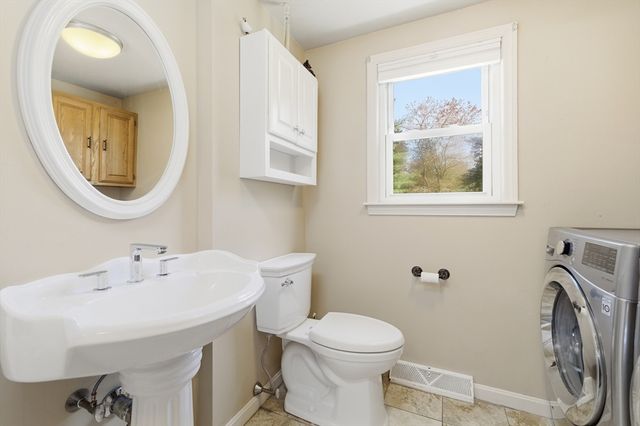 3 Beach St, Norton, MA 02766