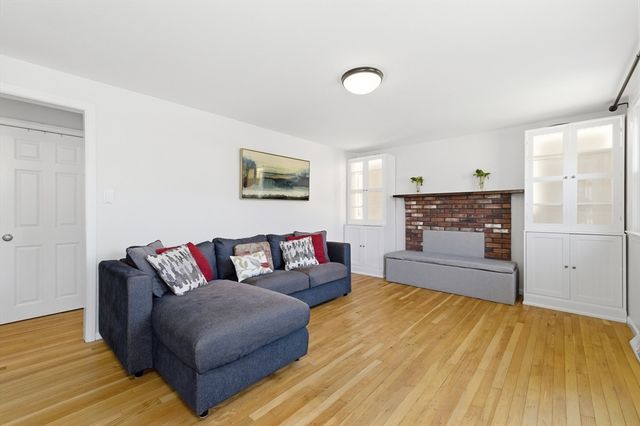 3 Beach St, Norton, MA 02766