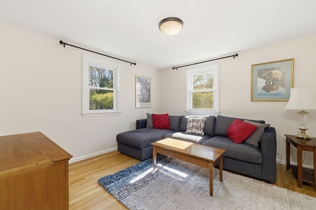 3 Beach St, Norton, MA 02766