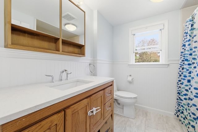 3 Beach St, Norton, MA 02766