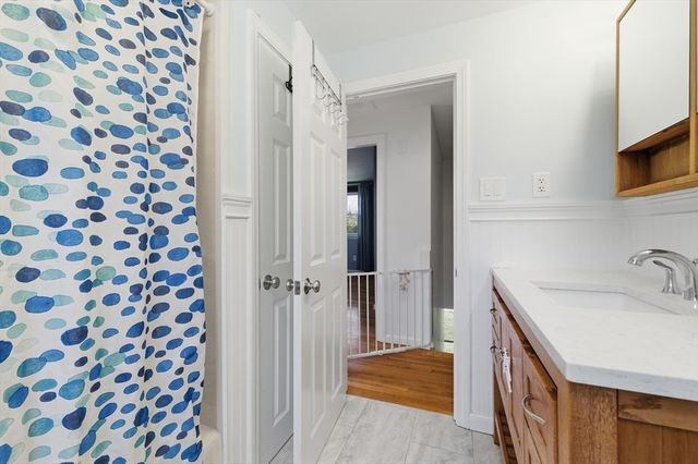 3 Beach St, Norton, MA 02766