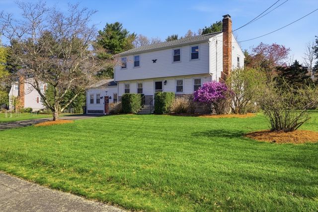 3 Beach St, Norton, MA 02766