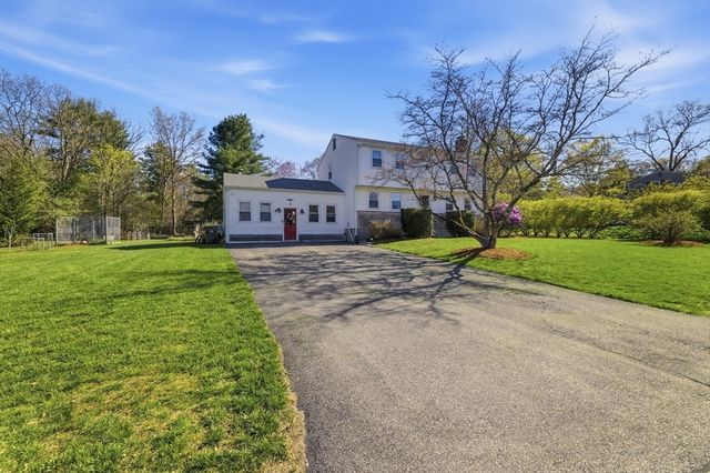 3 Beach St, Norton, MA 02766