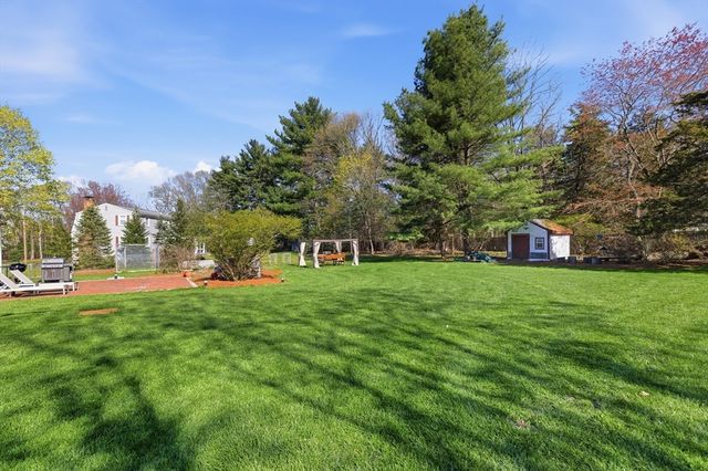 3 Beach St, Norton, MA 02766