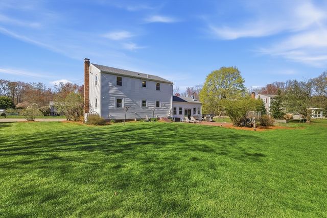 3 Beach St, Norton, MA 02766