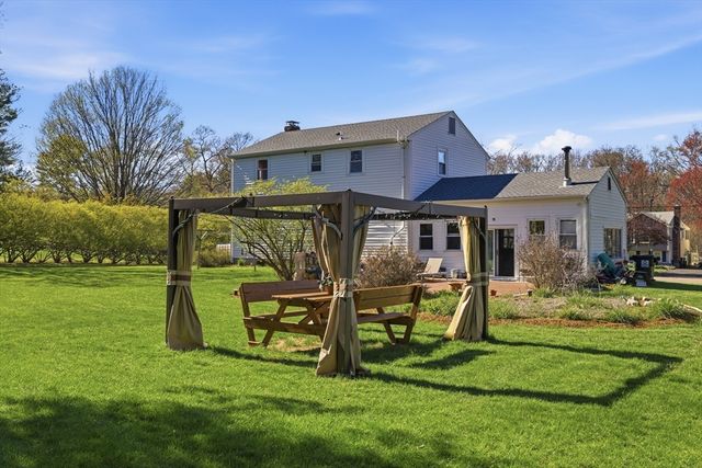 3 Beach St, Norton, MA 02766