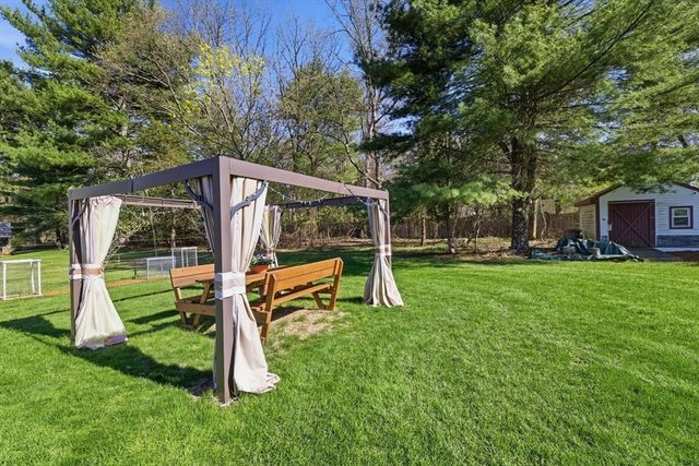 3 Beach St, Norton, MA 02766