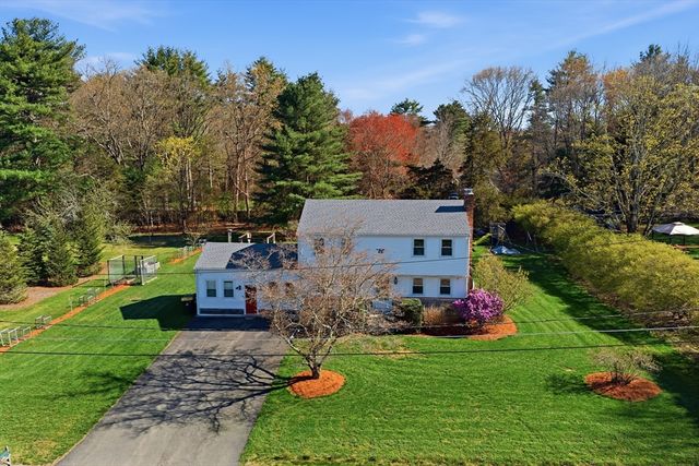 3 Beach St, Norton, MA 02766