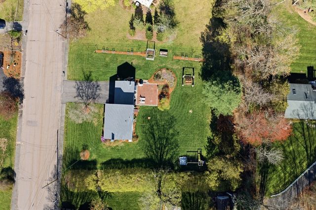 3 Beach St, Norton, MA 02766