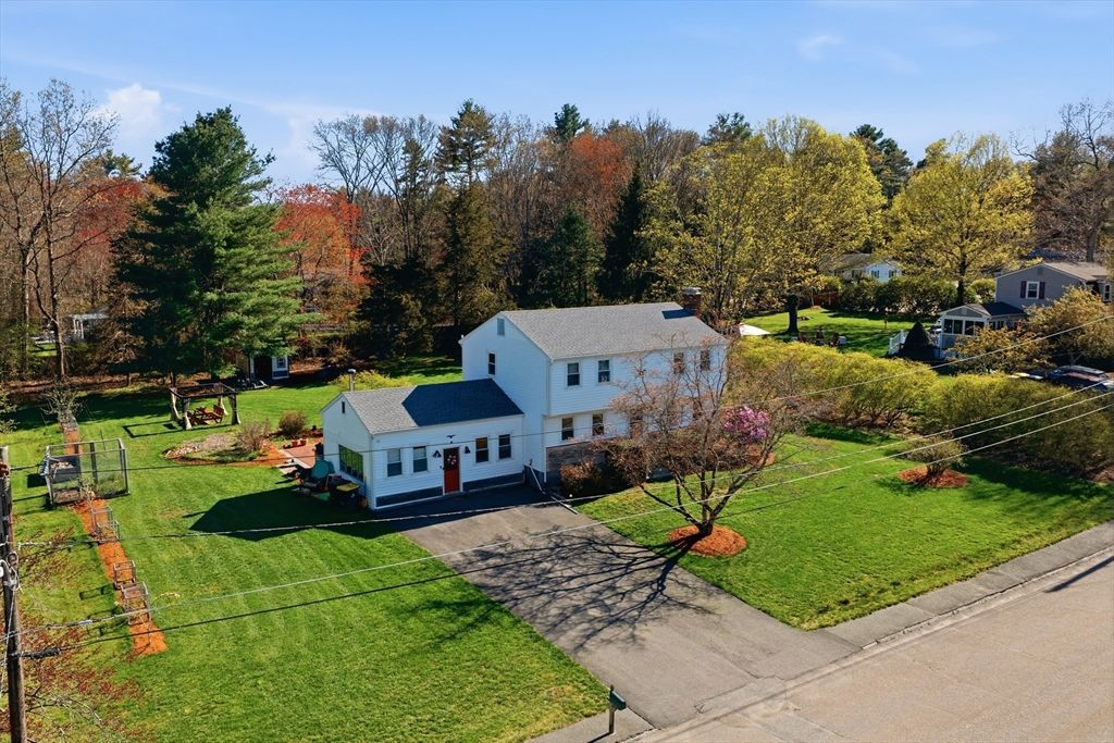 3 Beach St, Norton, MA 02766