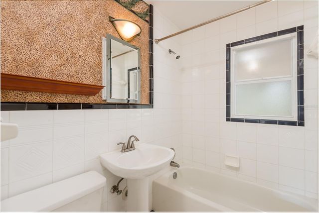 4425 W BAY VILLA AVENUE, Tampa, FL 33611
