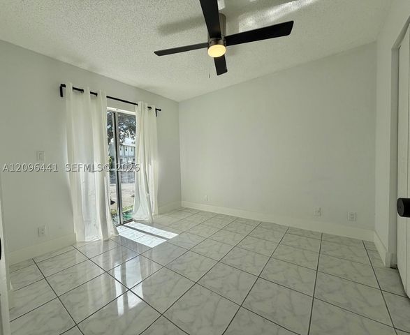 797 Crystal Lake Dr 797, Deerfield Beach, FL 33064