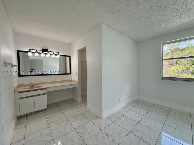797 Crystal Lake Dr 797, Deerfield Beach, FL 33064