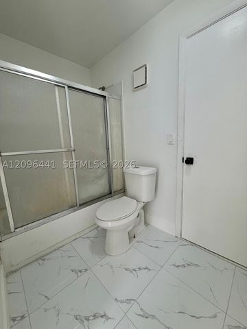 797 Crystal Lake Dr 797, Deerfield Beach, FL 33064