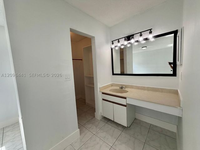 797 Crystal Lake Dr 797, Deerfield Beach, FL 33064