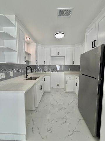 797 Crystal Lake Dr 797, Deerfield Beach, FL 33064