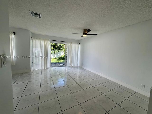 797 Crystal Lake Dr 797, Deerfield Beach, FL 33064