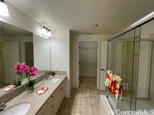 520 Lunalilo Home Road 8225, Honolulu, HI 96825
