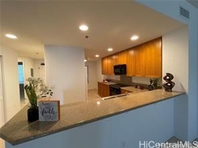 520 Lunalilo Home Road 8225, Honolulu, HI 96825