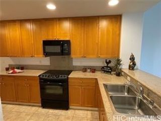 520 Lunalilo Home Road 8225, Honolulu, HI 96825