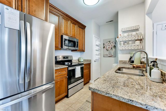 1303 Tigertail DR, Chesapeake, VA 23320