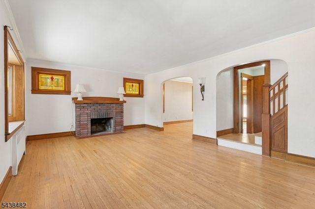 26 Ferncliff Rd, Bloomfield Twp., NJ 07003