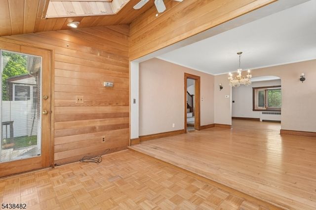 26 Ferncliff Rd, Bloomfield Twp., NJ 07003